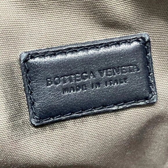 Auth BOTTEGA VENETA Intrecciato - Black Leather B********* Pouch - Picture 7 of 9